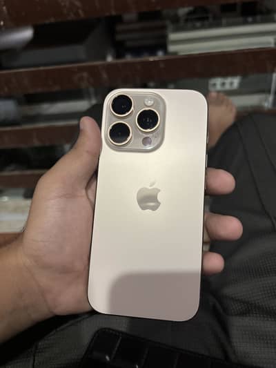 Apple iPhone 16 Pro jv