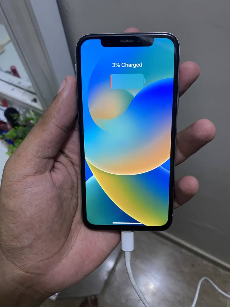 Apple iPhone X 4