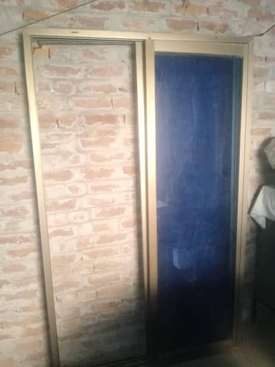 Aluminum Window 4×6.5 (1.2mm)+Blue Glass