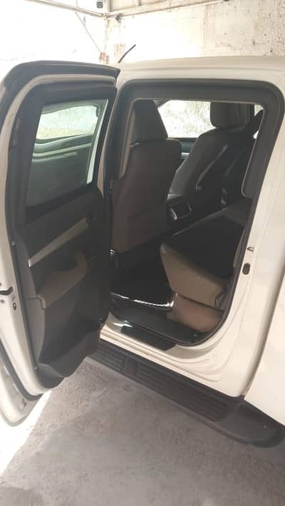 Bulletproof Car Rental Karachi | Driver Available | VIP Security