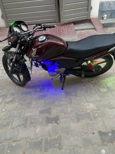 Honda CB125F