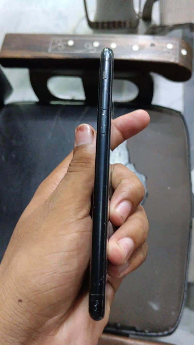Apple iPhone 7 3