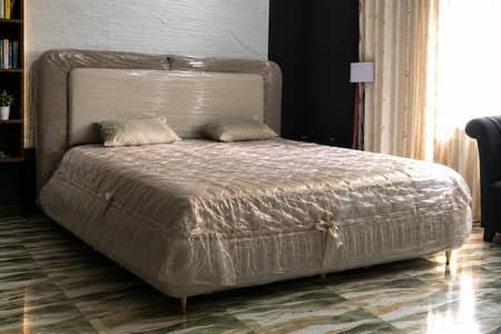 Bed King Size New