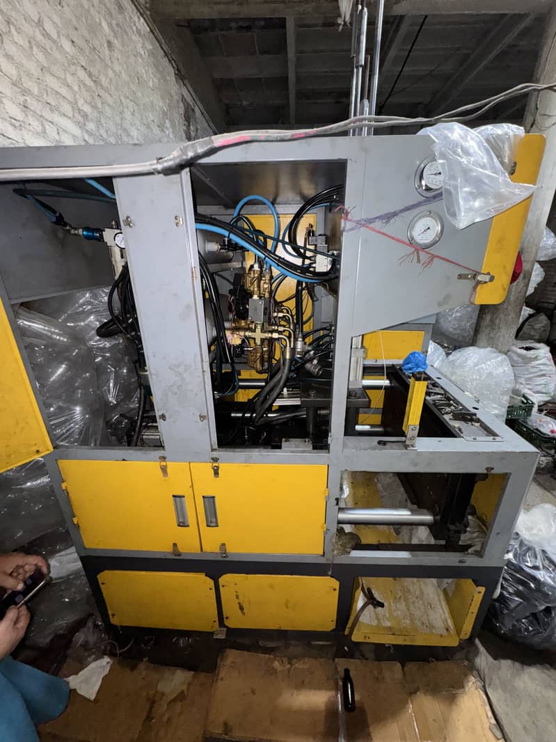 Plastic Bottle Maker Machine And Compressor 6