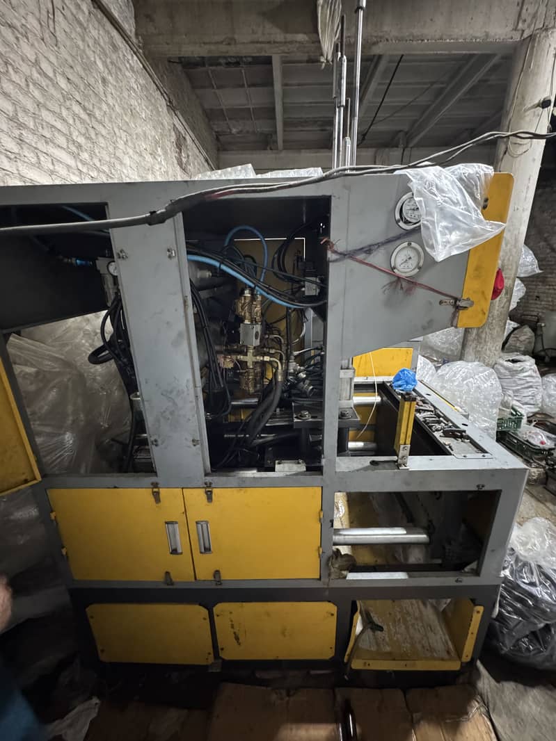 Plastic Bottle Maker Machine And Compressor 7
