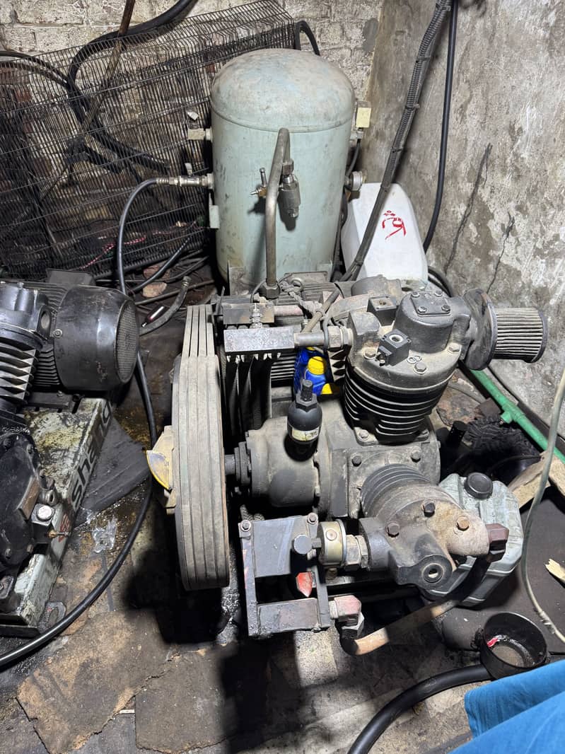 Plastic Bottle Maker Machine And Compressor 11