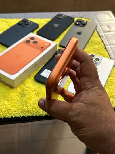 Apple iPhone 17 pro max 10/9.8 condition FU