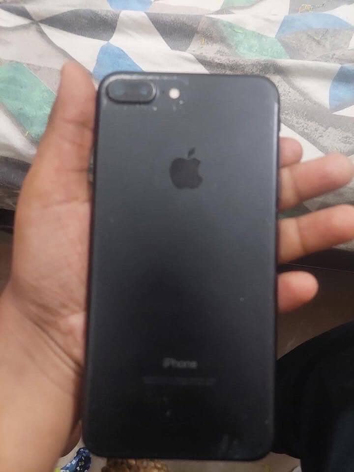 Apple iPhone 7 Plus 1
