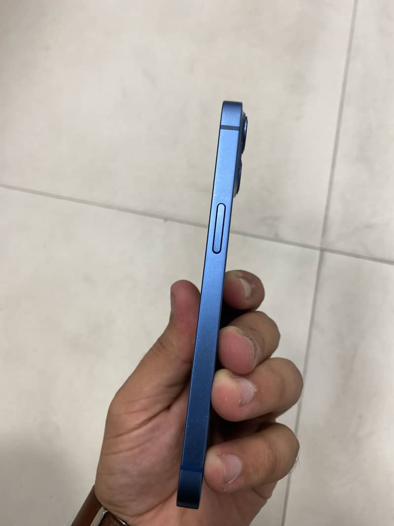 Apple iPhone 13 1