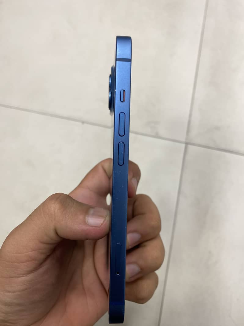 Apple iPhone 13 2