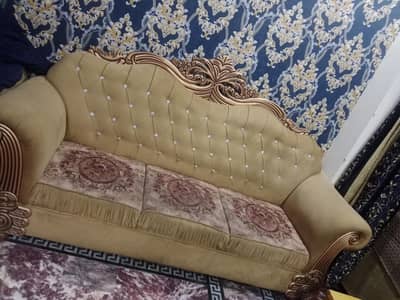 6 seaters luxury sofa set - like new condition