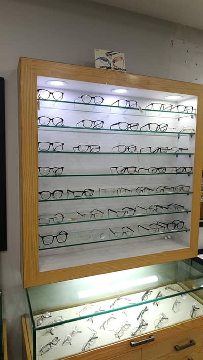 Salesman for Optical Shop is Required