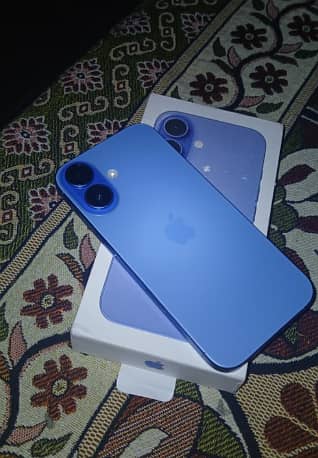 iPhone 16 just box open