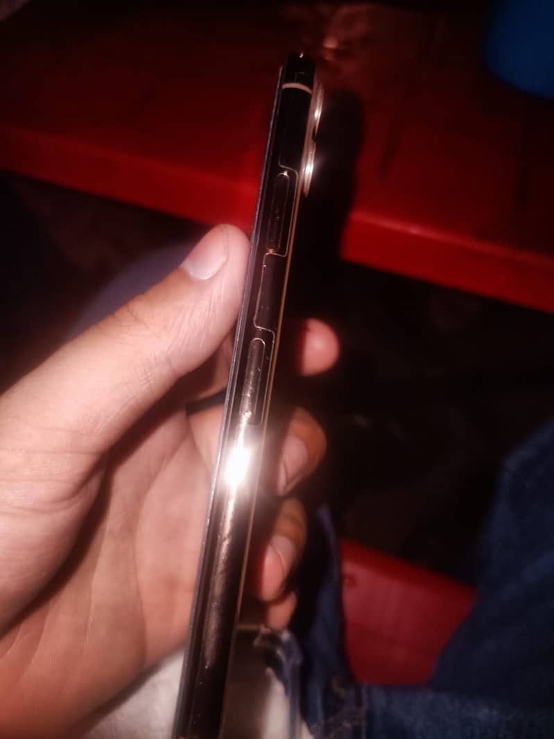 Apple iPhone 11 Pro Max 3