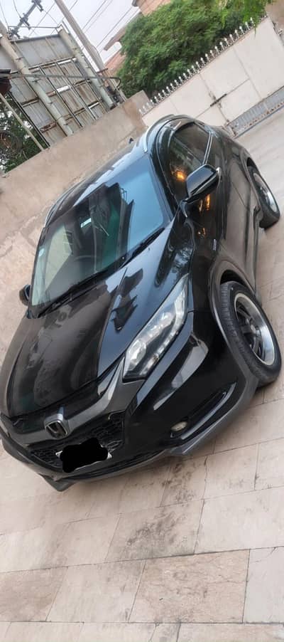 Honda Vezel 2014 model 16 import good condition for urgent sale