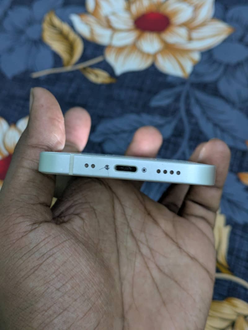 Apple iPhone 12 mini 4