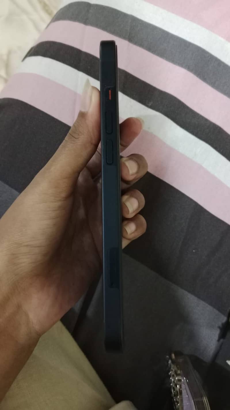 Apple iPhone 13 1