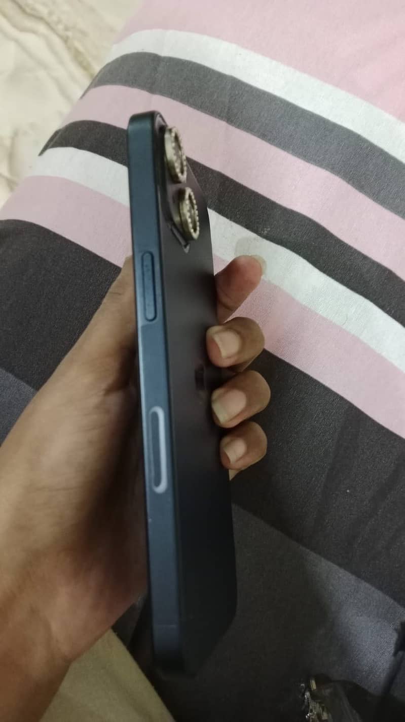 Apple iPhone 13 4