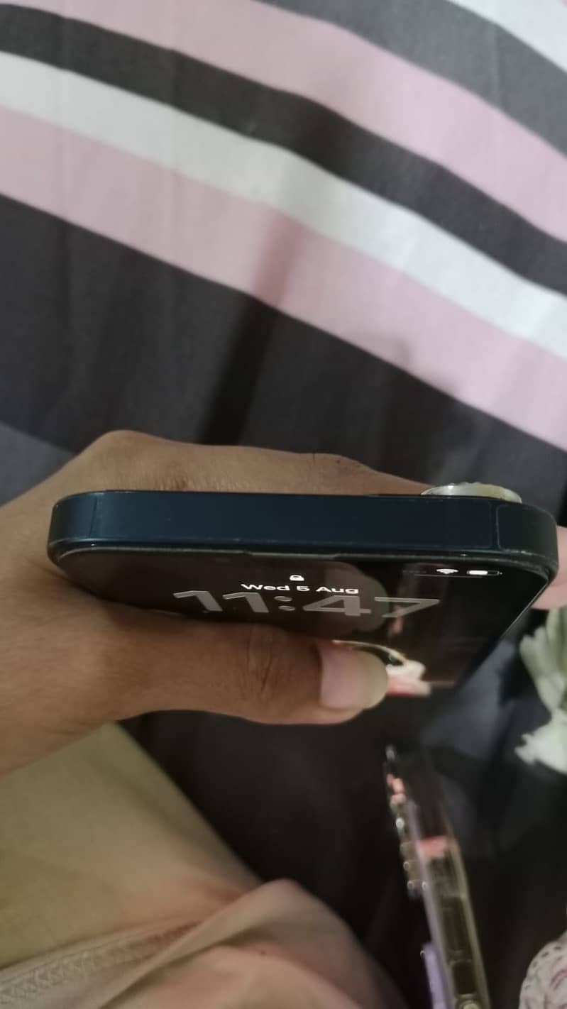 Apple iPhone 13 5