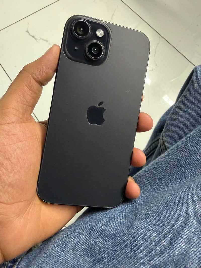 Apple iPhone 15 4
