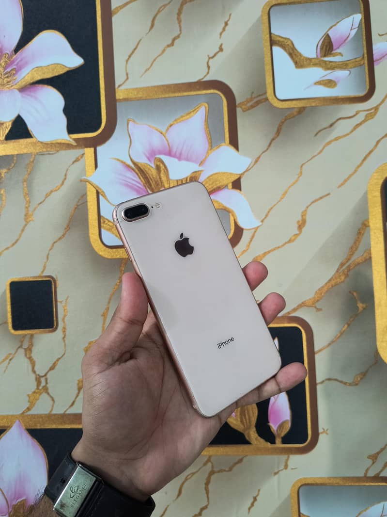 Apple iPhone 8 Plus 0