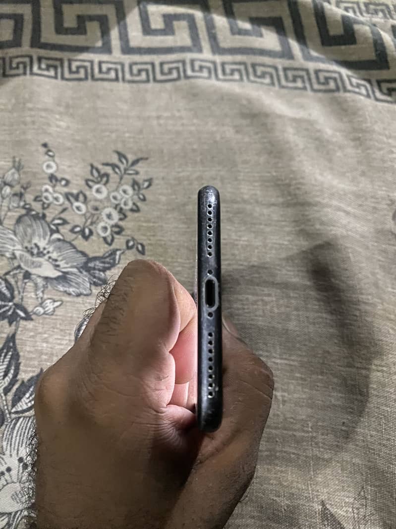 Apple iPhone 7 Plus 1