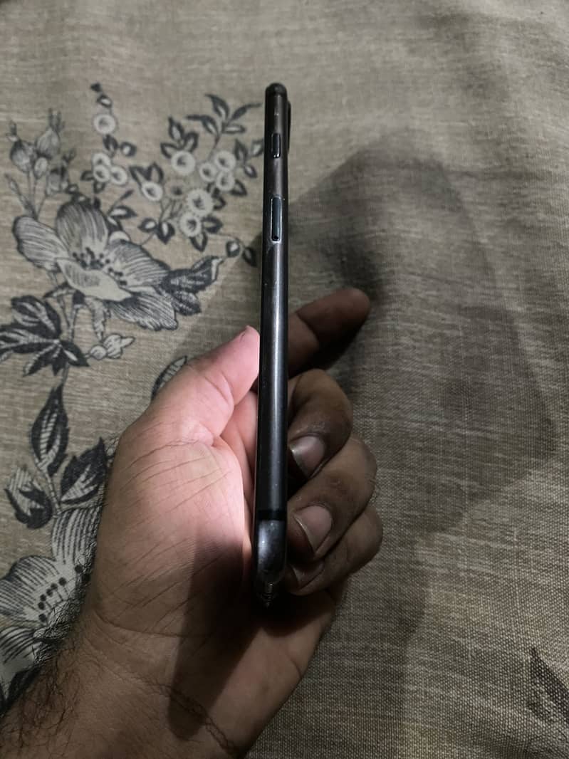 Apple iPhone 7 Plus 4