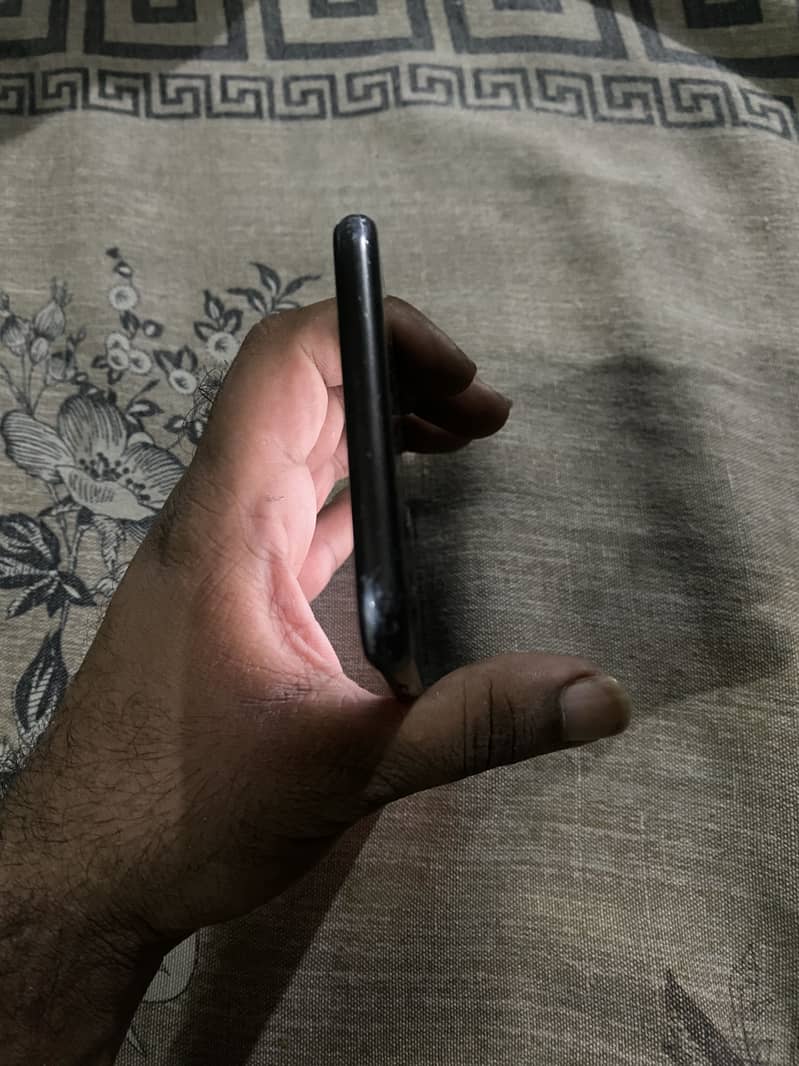 Apple iPhone 7 Plus 6