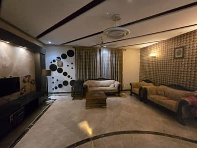 1 kanal semi commercial town house in gulberg fivenear canal Road