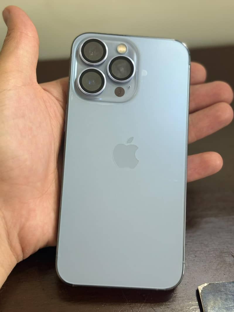 Apple iPhone 13 Pro 1