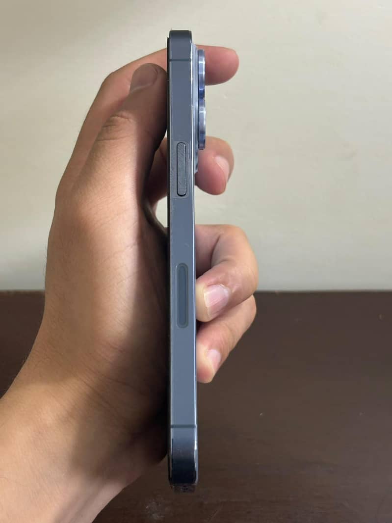 Apple iPhone 13 Pro 2