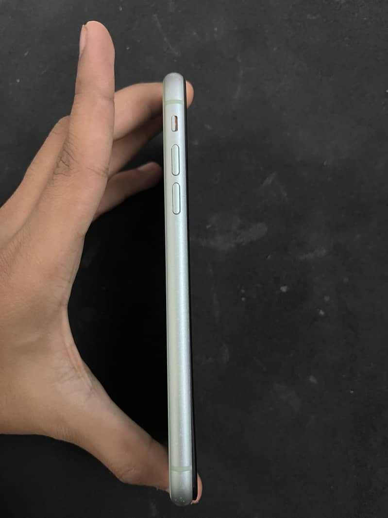 Apple iPhone 11 5