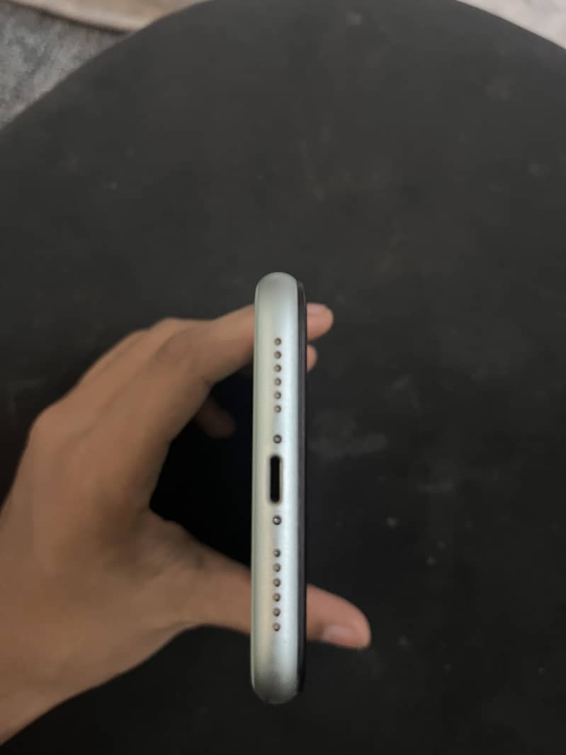 Apple iPhone 11 8
