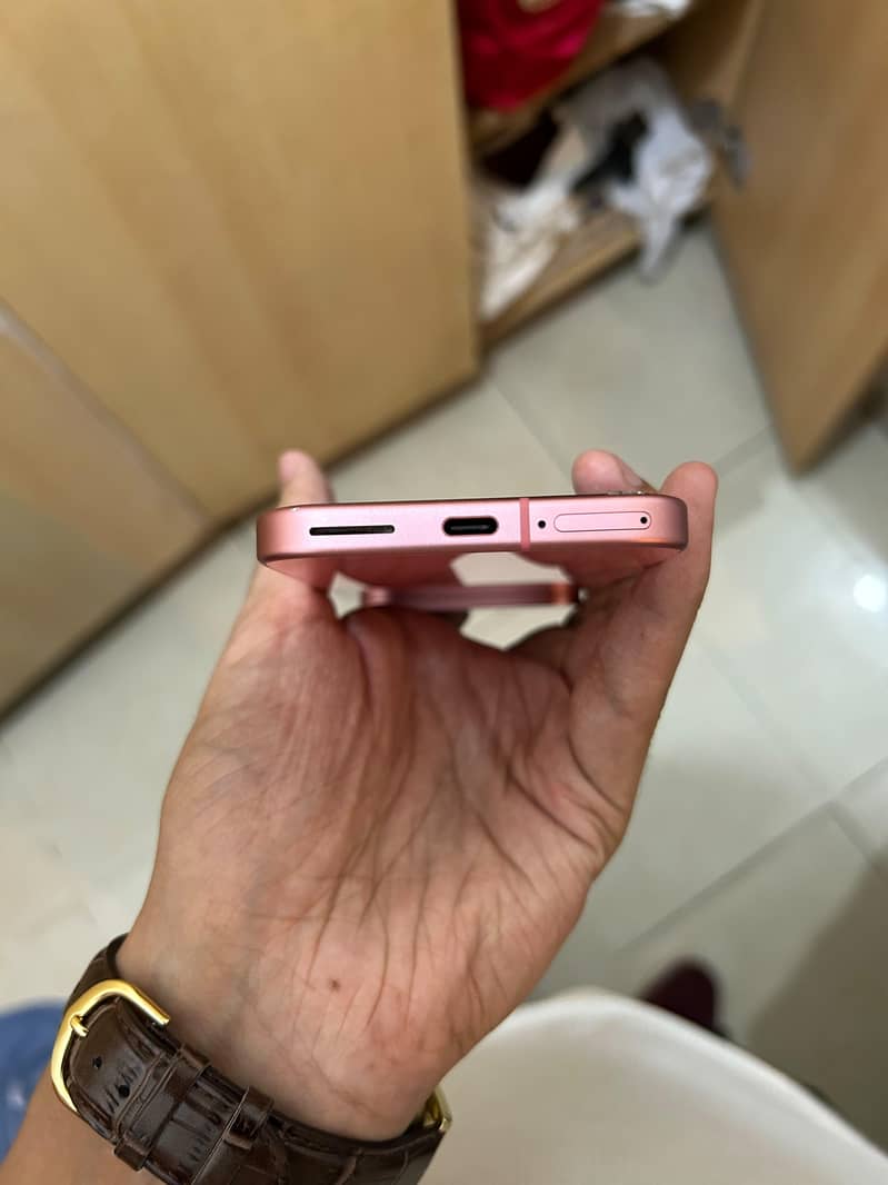 Google Pixel 9 4