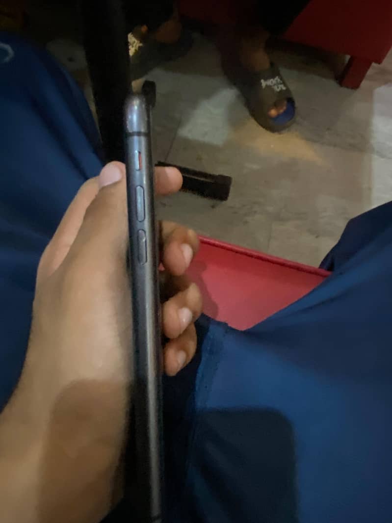 Apple iPhone 11 4