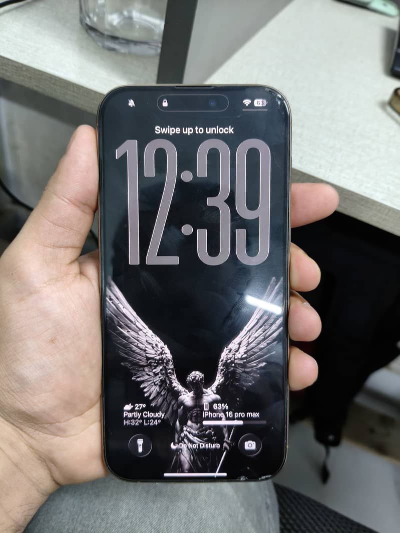 Apple iPhone 16 Pro Max jv 3