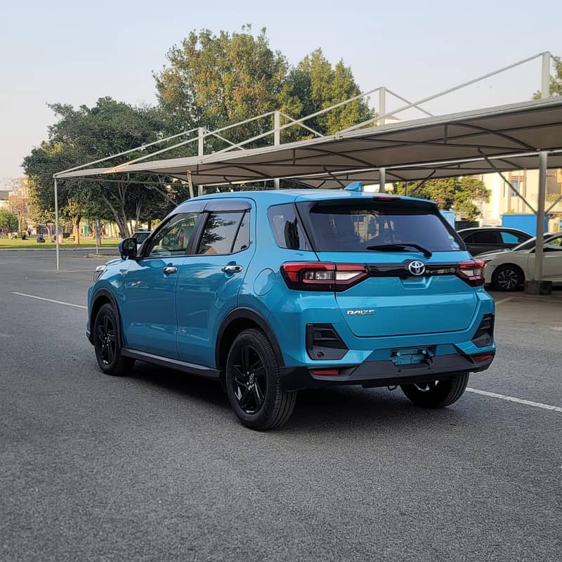 Toyota ! Raize 4