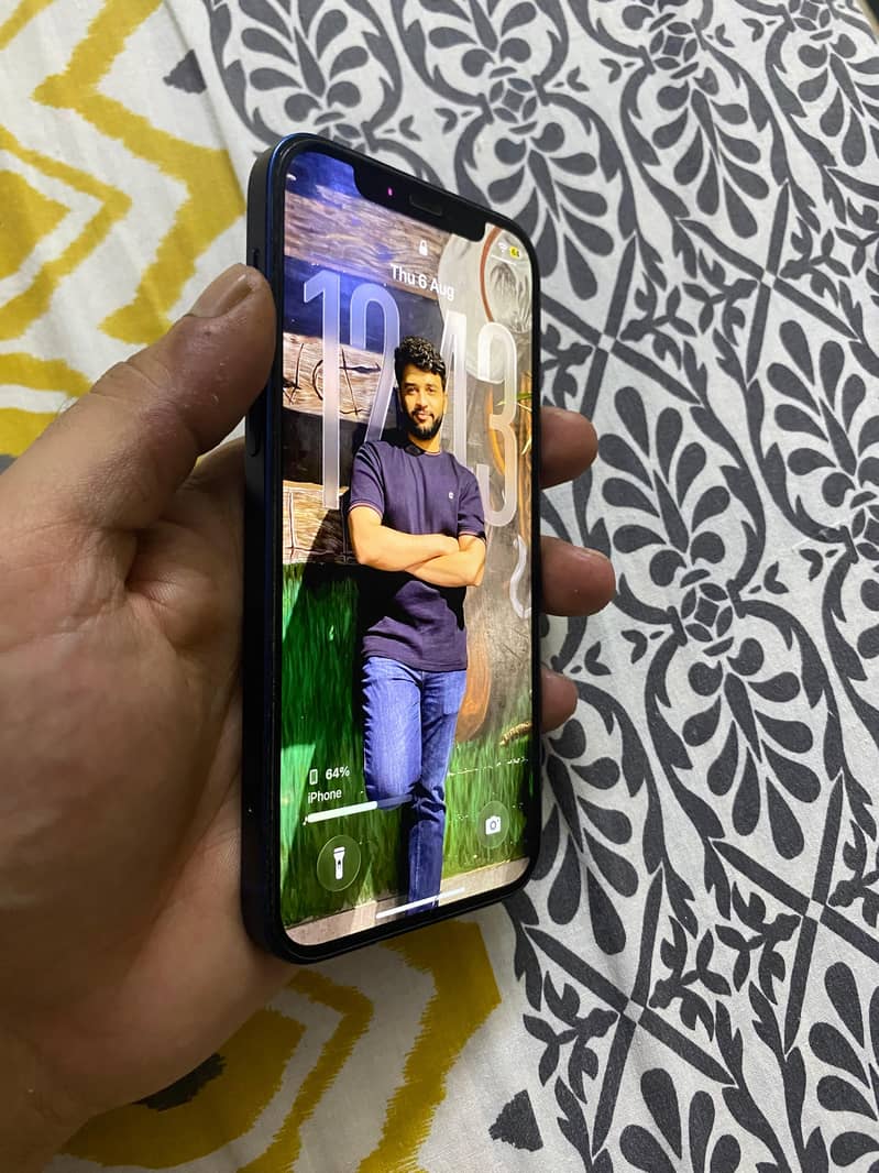 Apple iPhone 12 1
