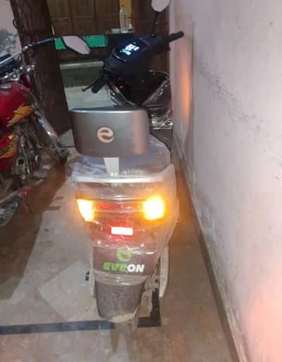 Eevee S1 Electric Scooty Excellent Condition whatsapp 0329=6901=157