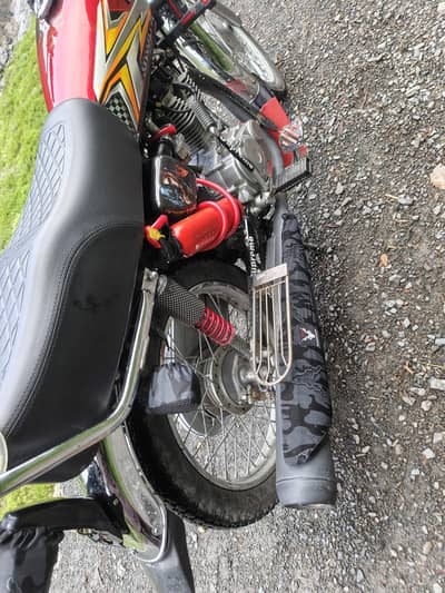 Honda CG 125 2025 Red | 9000km | First Owner | File Complete