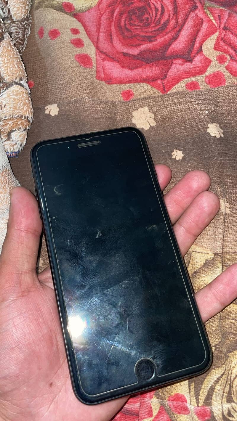 Apple iPhone 7 Plus 1