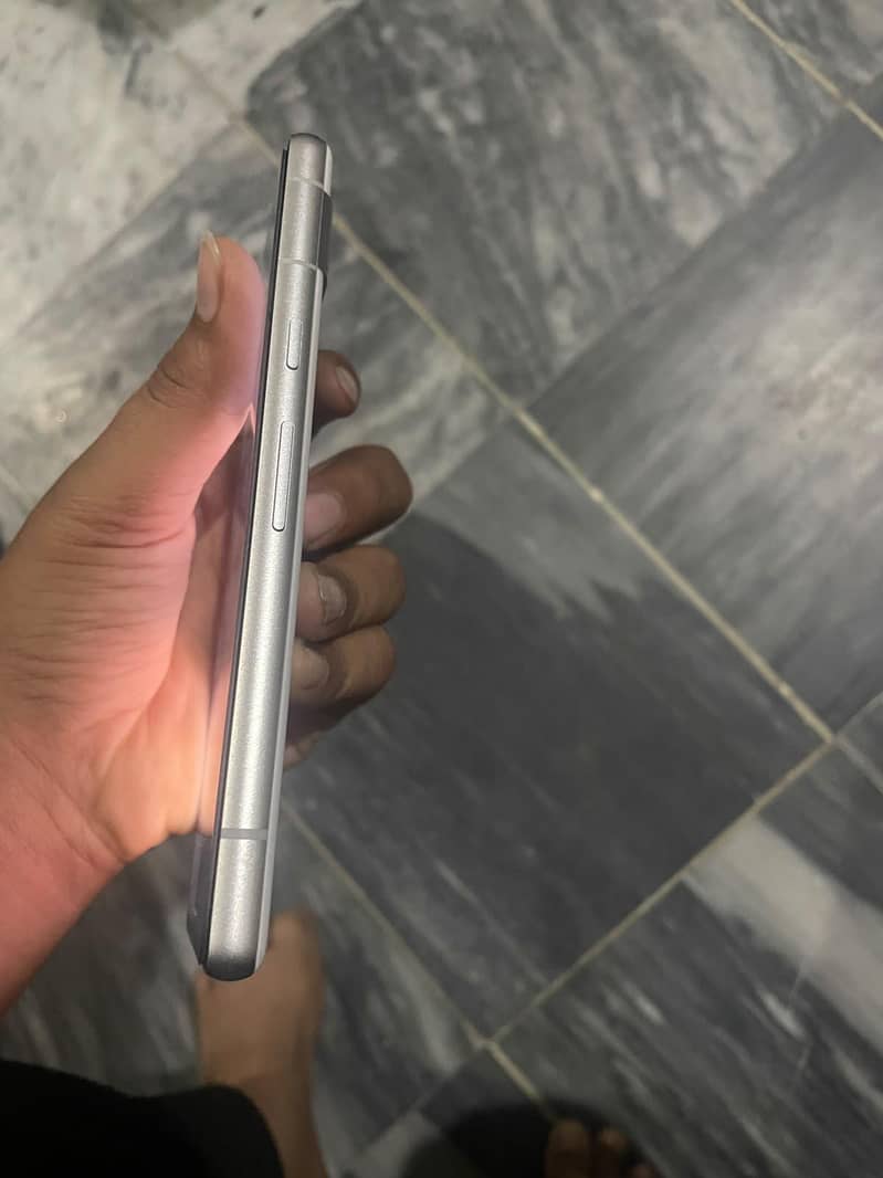Google Pixel 7a 4