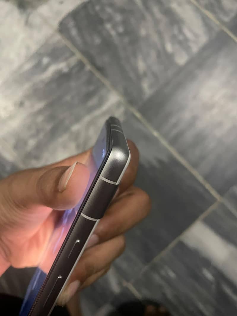 Google Pixel 7a 5