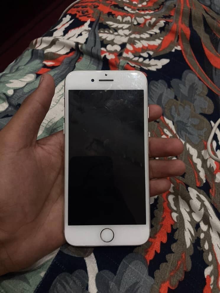 Apple iPhone 7 0