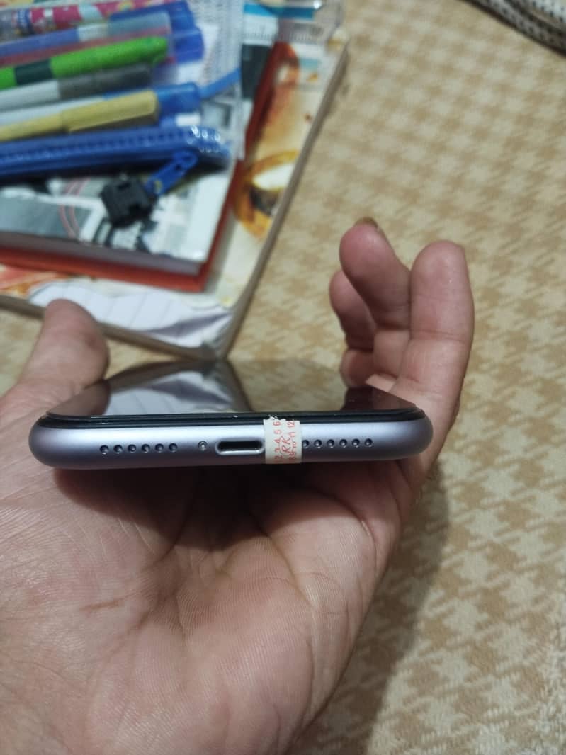 Apple iPhone 11 3
