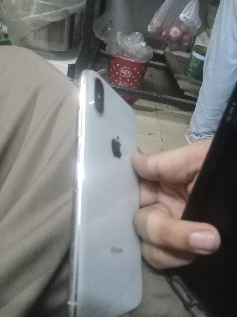 Apple iPhone X 2