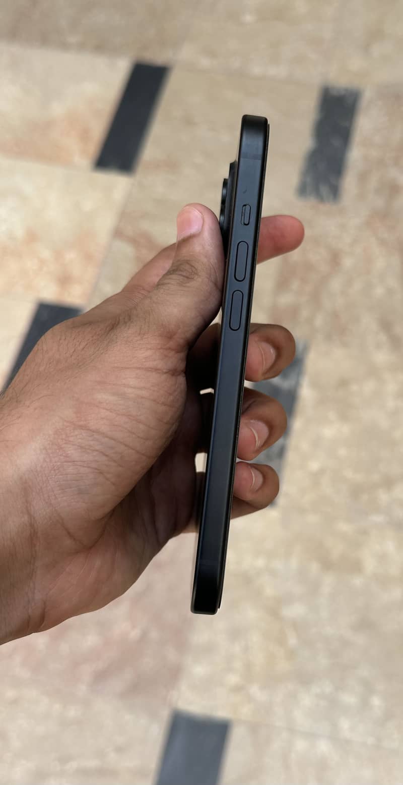 Apple iPhone 15 2