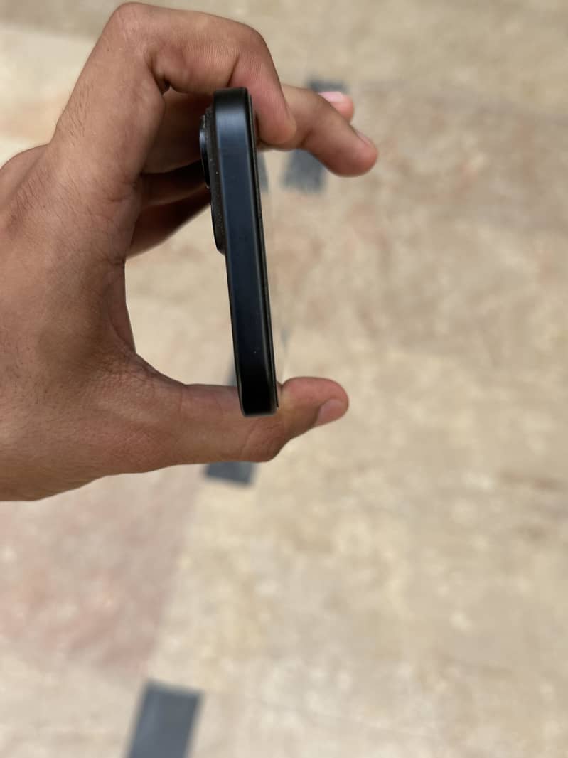 Apple iPhone 15 4
