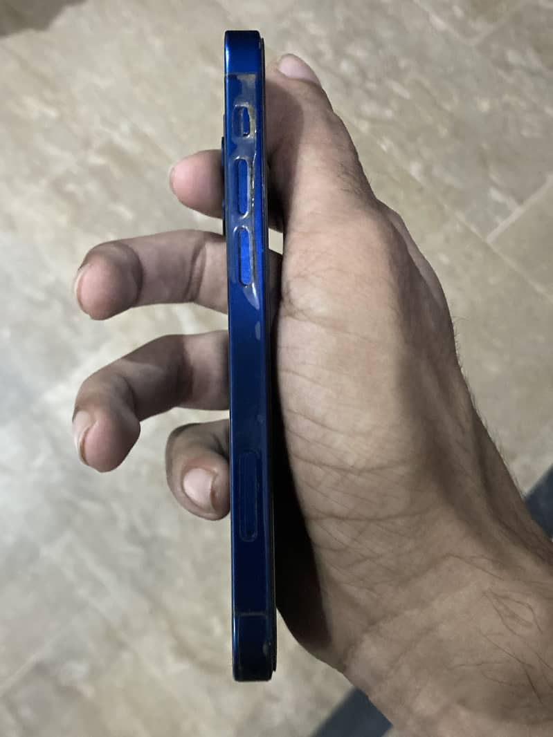 Apple iPhone 12 mini 4