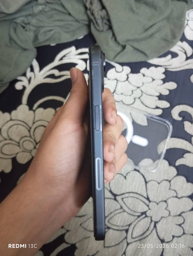 Apple iPhone 15 3